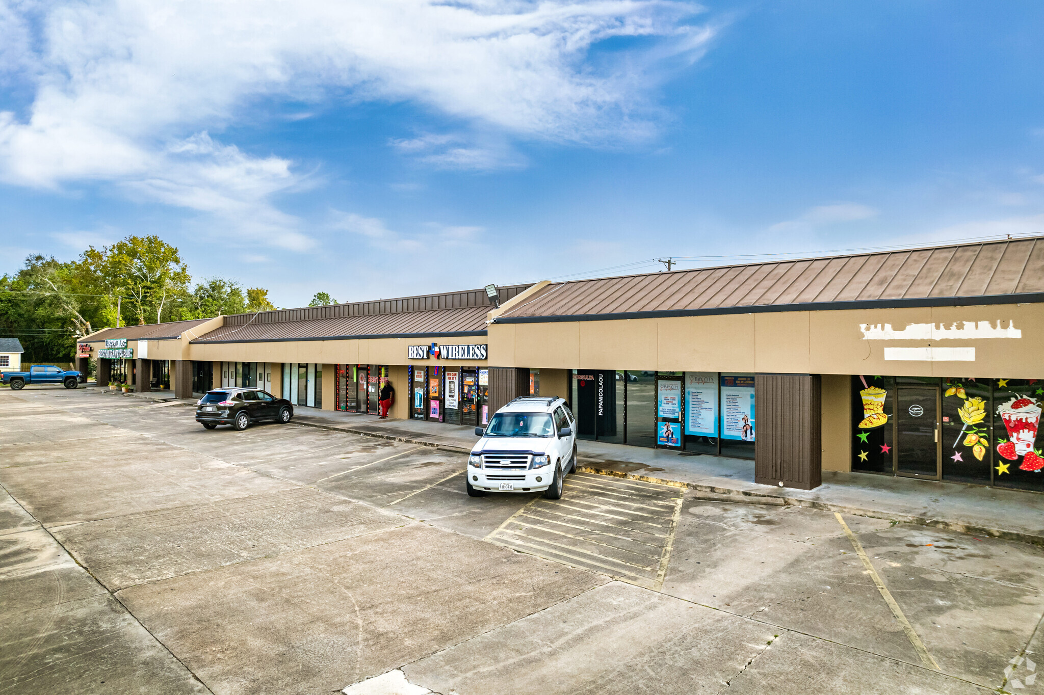 3302-3333 Avenue F, Bay City, TX for Sale