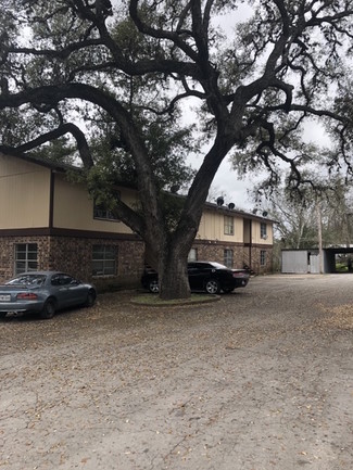 Goliad, TX Apartments - 210 S Chilton Ave