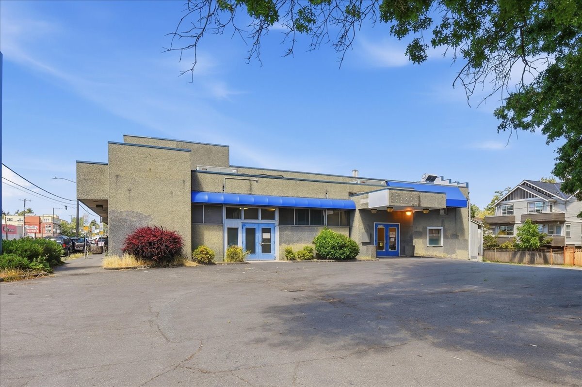 10310 Aurora Ave N, Seattle, WA for Sale