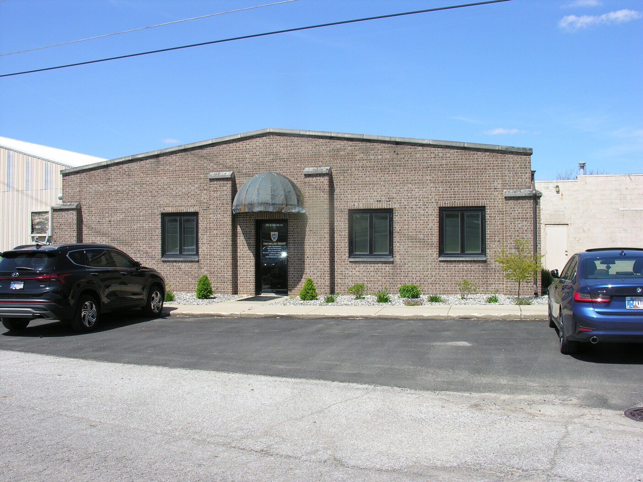 220 W Wayne St, Kendallville, IN for Rent