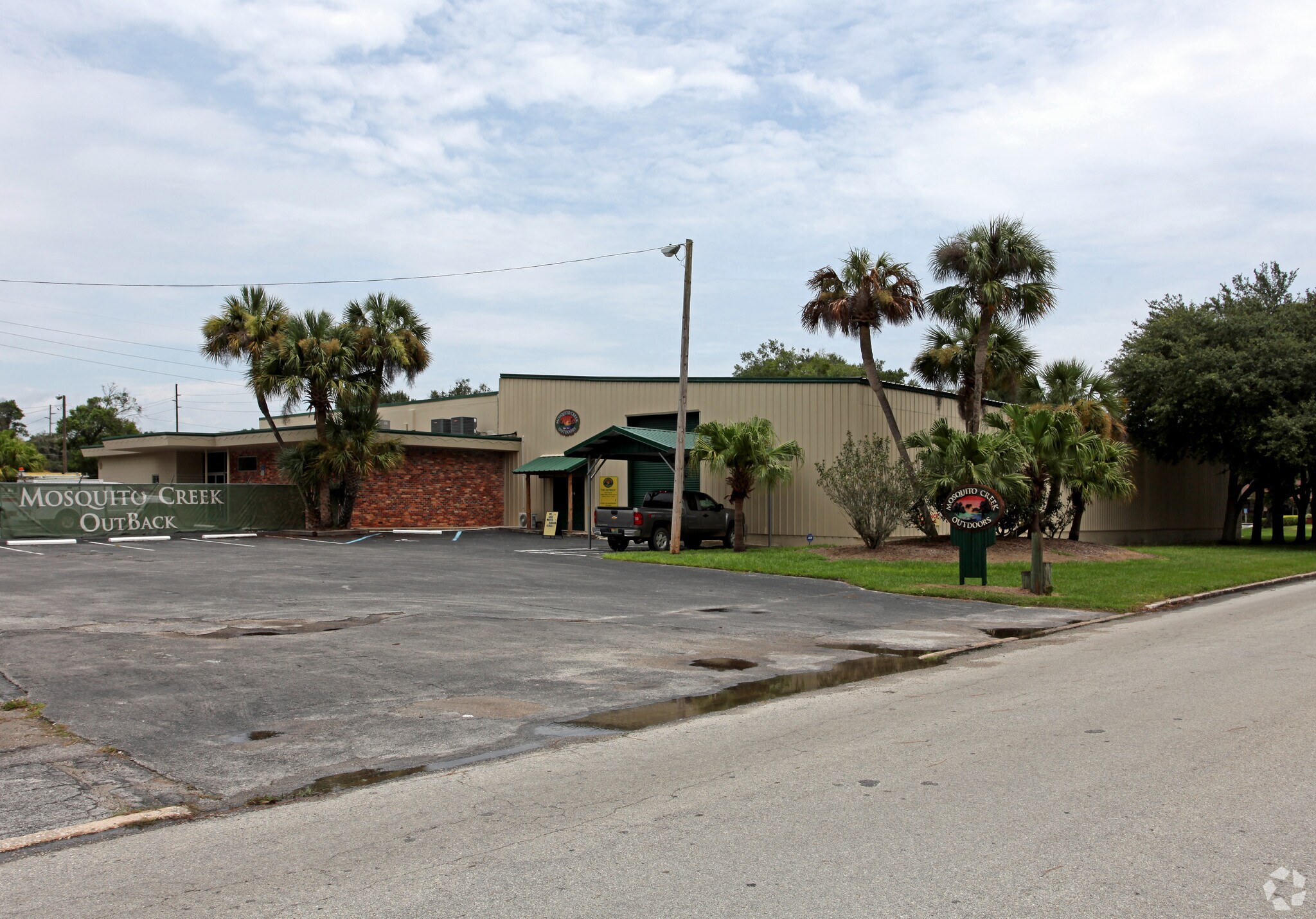 203 W 1st St, Apopka, FL for Rent