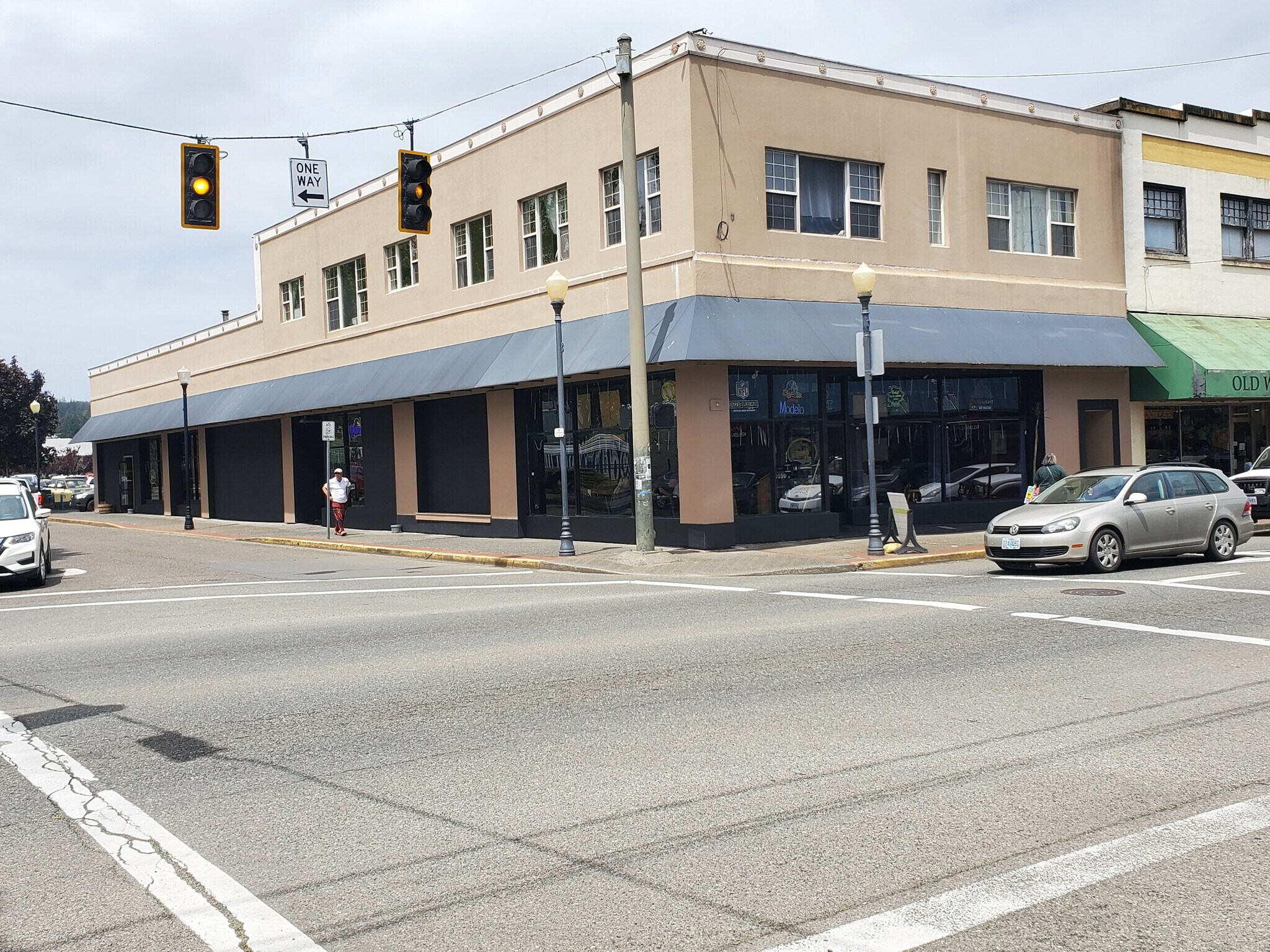 295 S Broadway, Coos Bay, OR for Sale