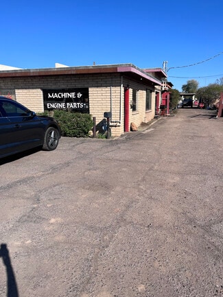 727 N Country Clb Dr  