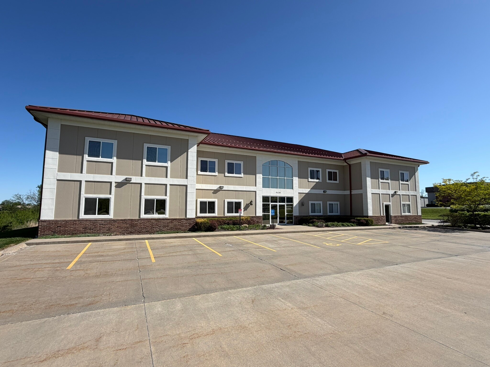 4120 NE Port Dr, Lee's Summit, MO for Sale