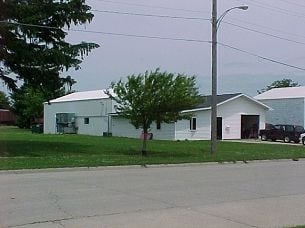 Britt, IA Warehouse - 170-184 NE 2nd St NE