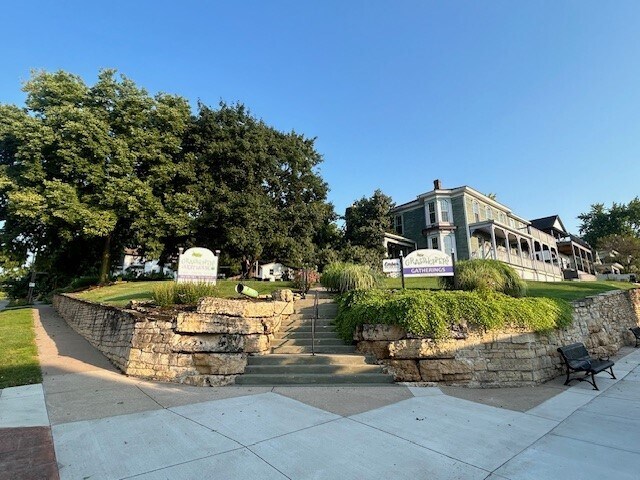 208 N Cody Rd, Le Claire, IA for Sale