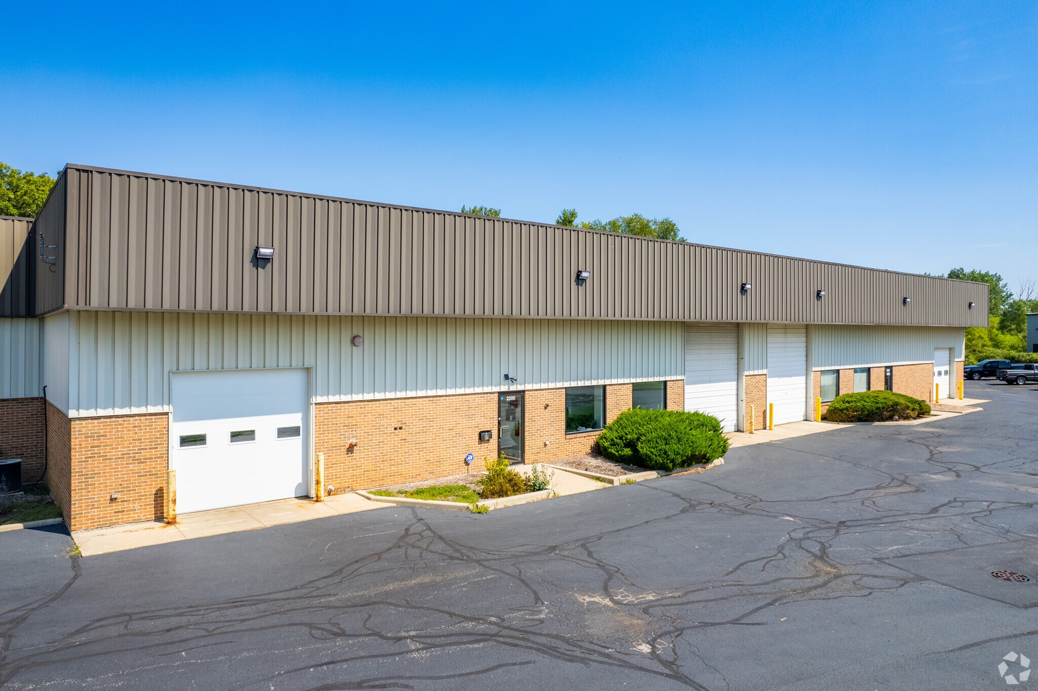 2200-2205 Tech Ct, Woodstock, IL for Rent