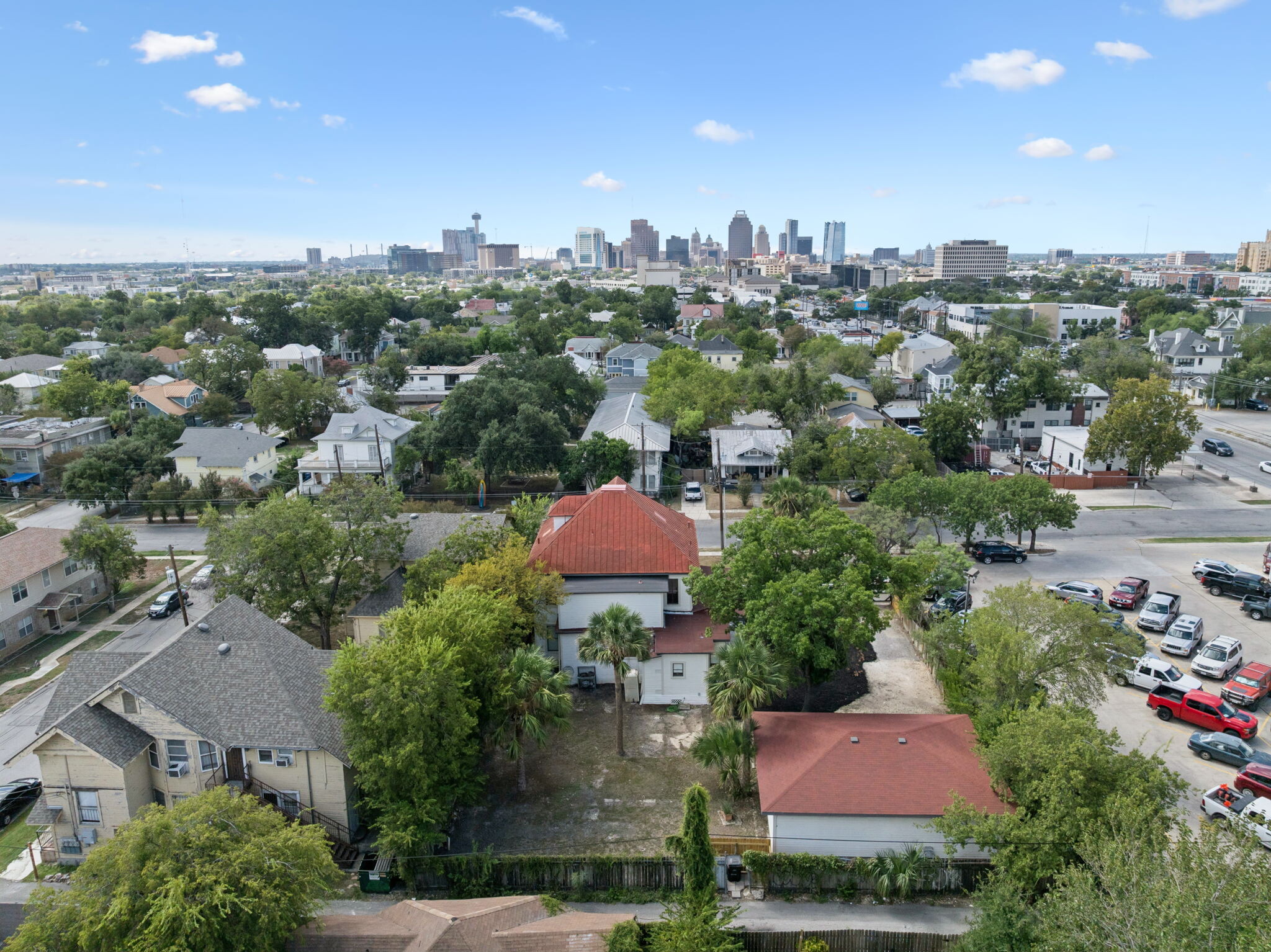 321 E Dewey Pl, San Antonio, TX for Sale