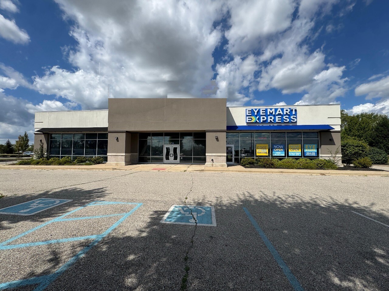 9626 Rockville Rd, Avon, IN for Rent