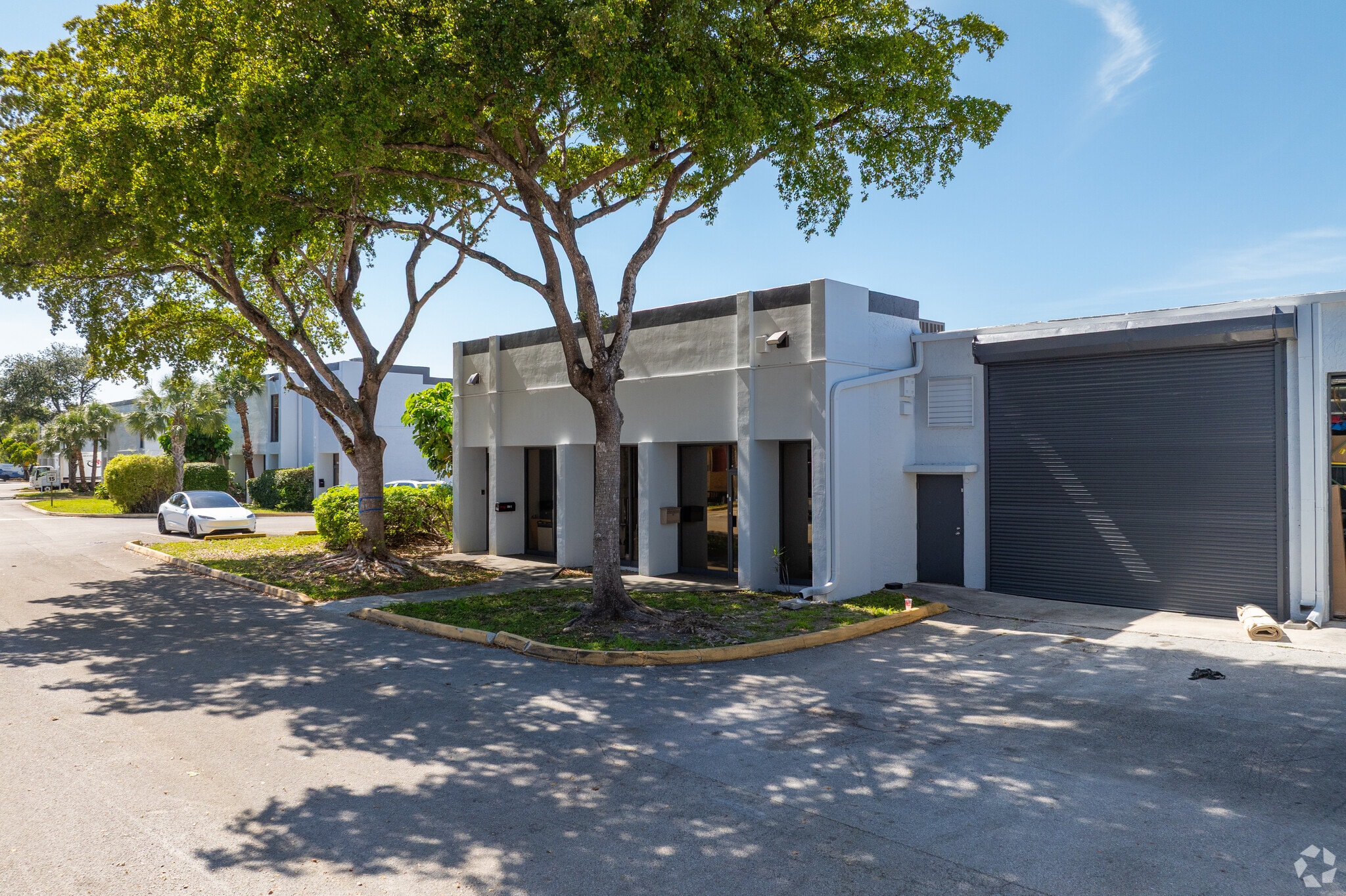 19555 NE 10th Ave, Miami, FL for Rent