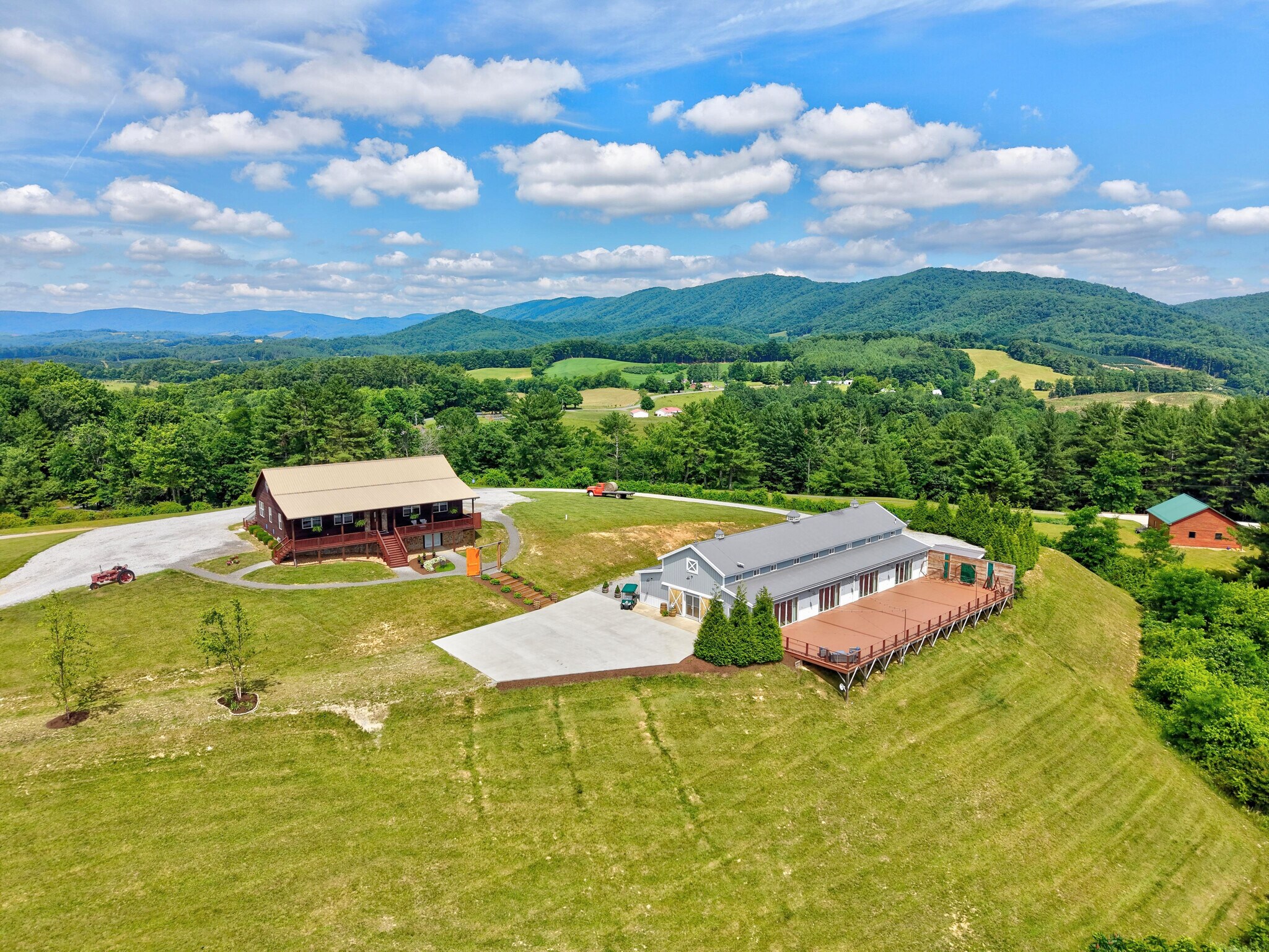639 Wagon Wheel Rd, Elk Creek, VA for Sale