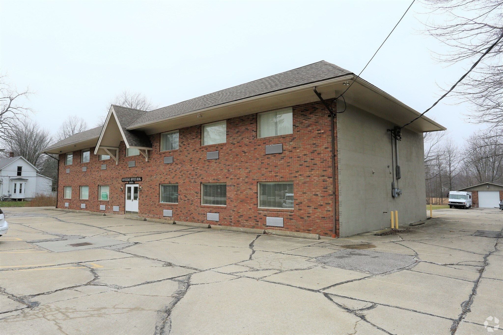 31674 Center Ridge Rd, North Ridgeville, OH for Rent