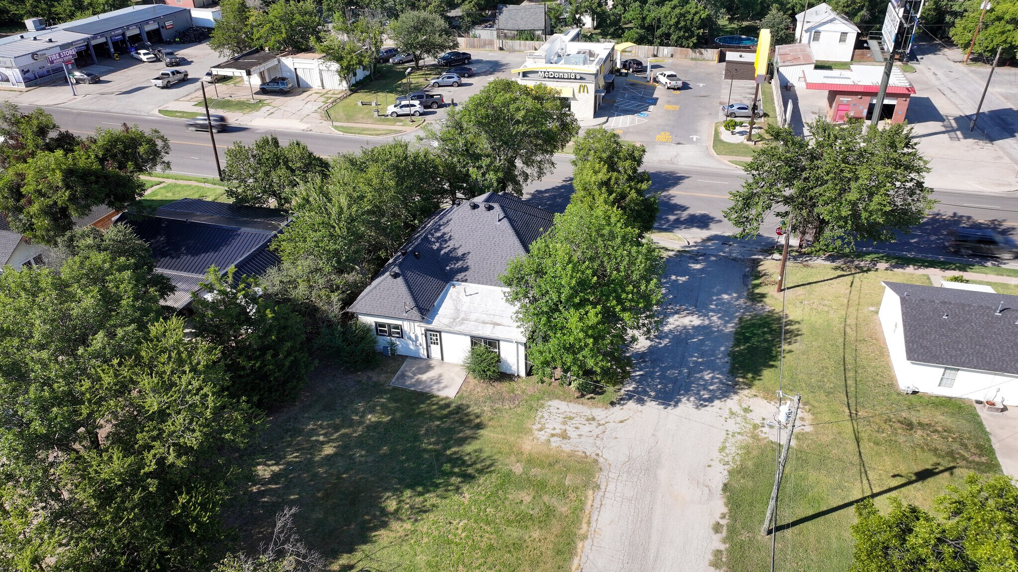 304 E Wise St, Bowie, TX for Sale