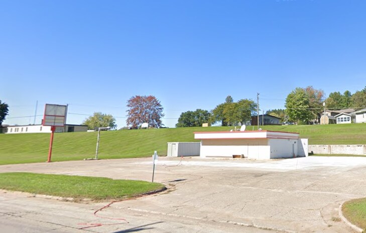 754 E Main St, Mondovi, WI for Rent