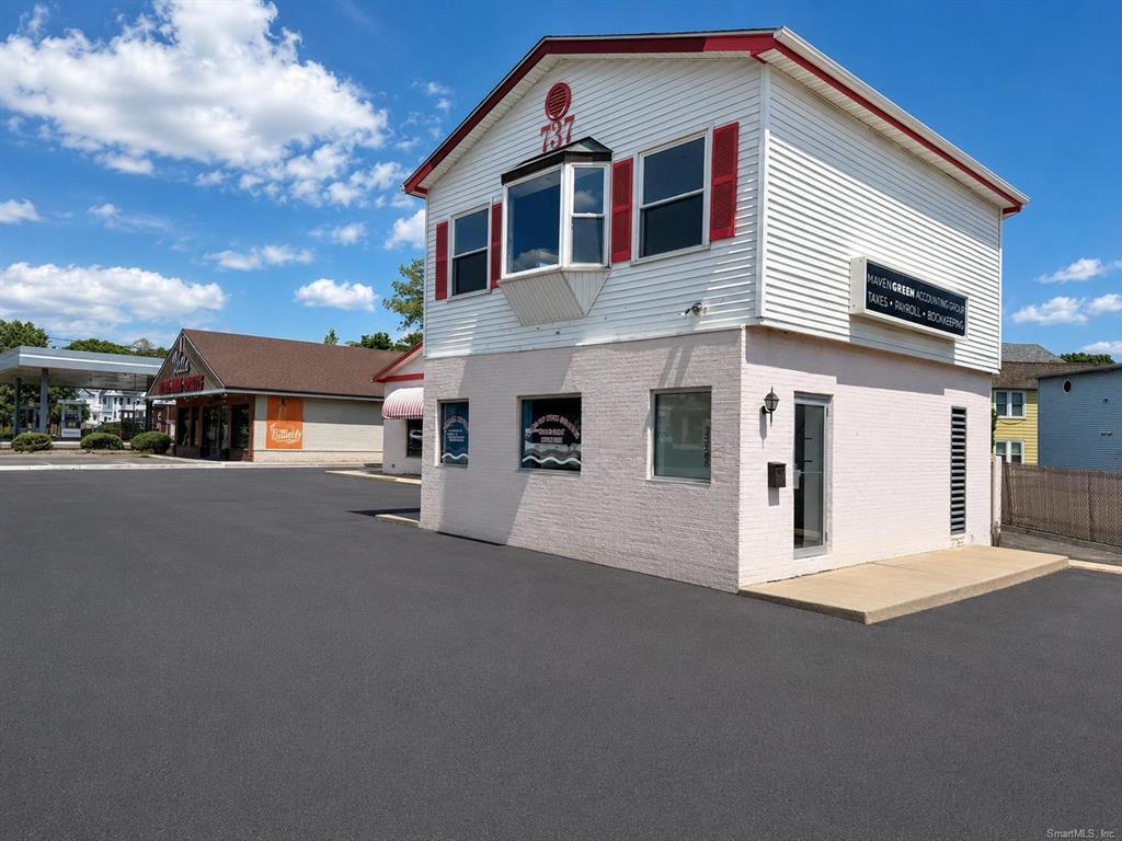 735-737 Villa Ave, Fairfield, CT for Rent