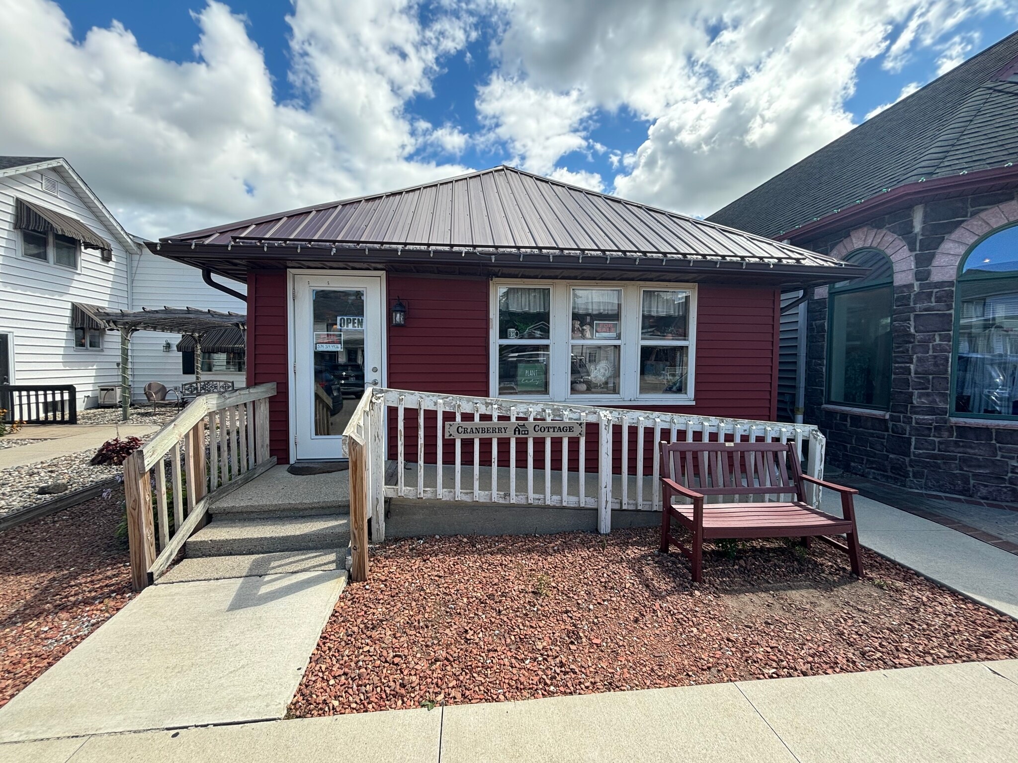 135 Harrison St st, Shipshewana, IN for Sale