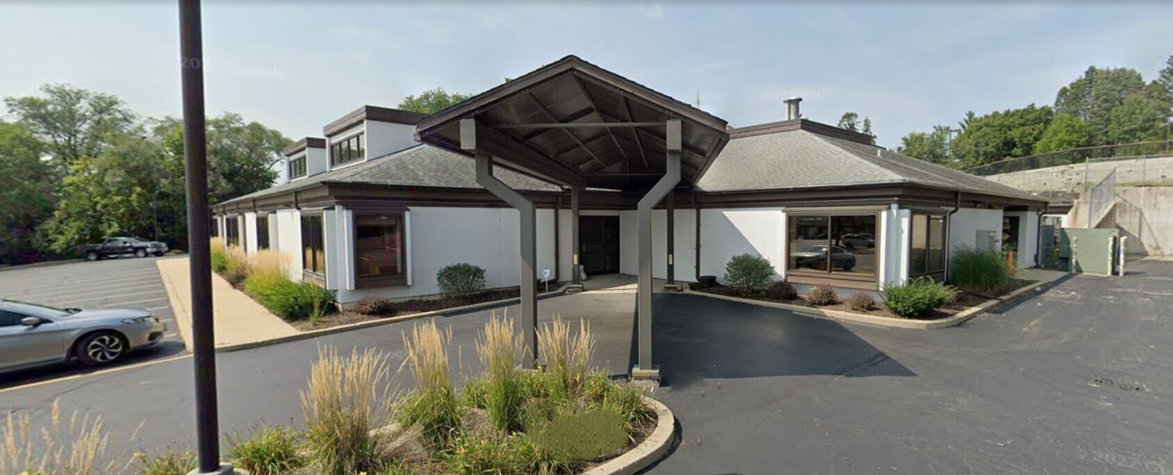 2210 Dean St, St Charles, IL for Sale