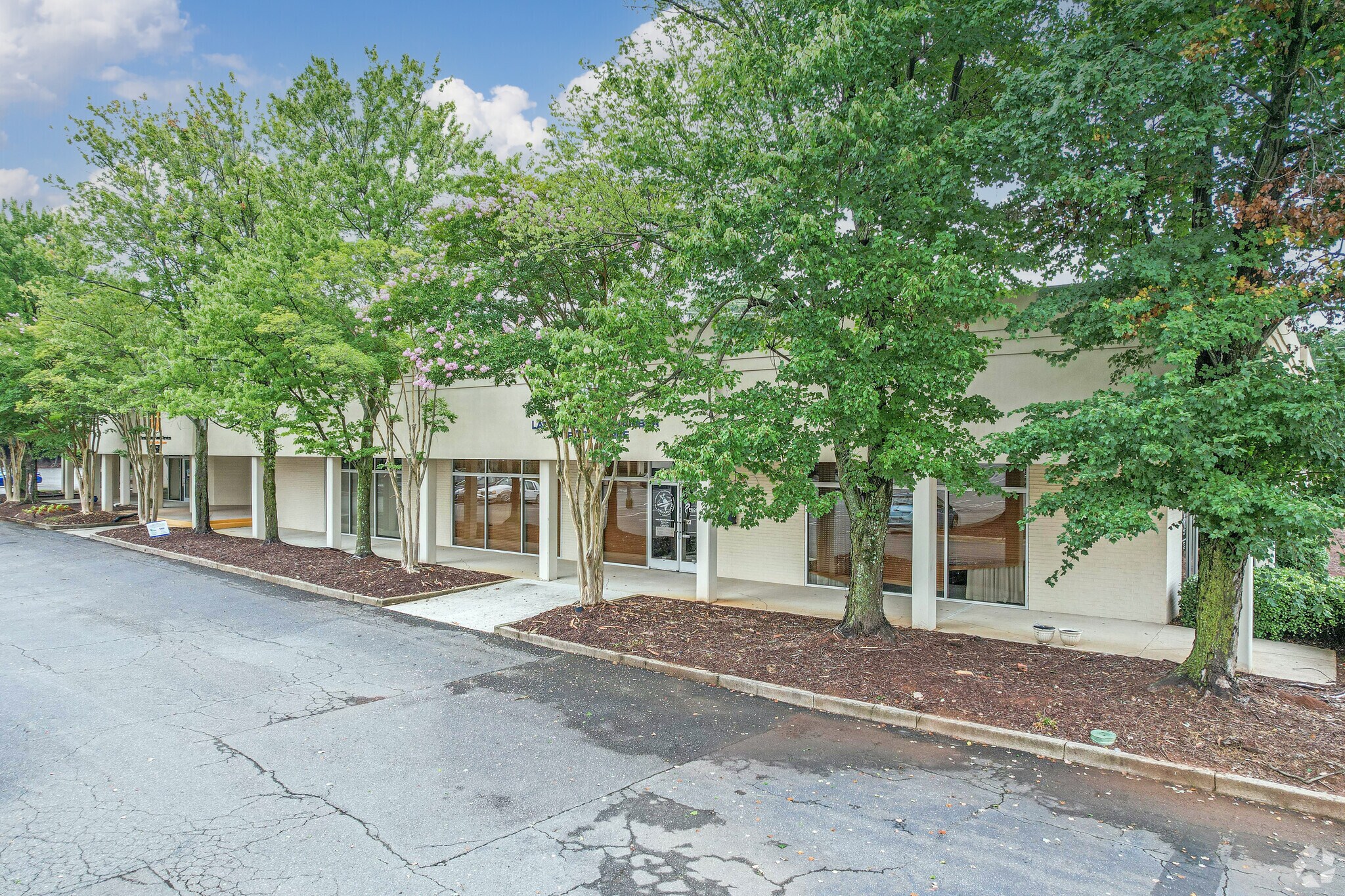 39013907 South Blvd Charlotte, NC 28209 Shopping Center Property for