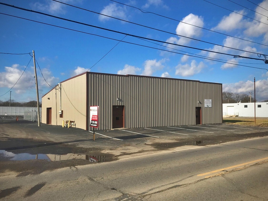 823 Harmon Ave, Columbus, OH for Rent