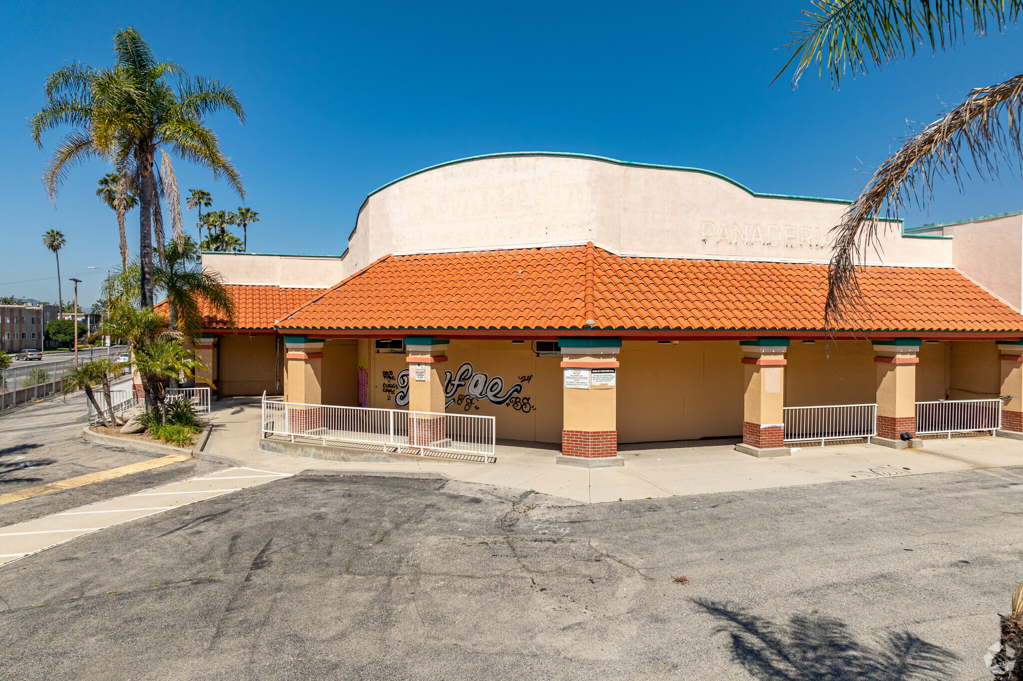 21555-21627 Roscoe Blvd, Canoga Park, CA for Rent