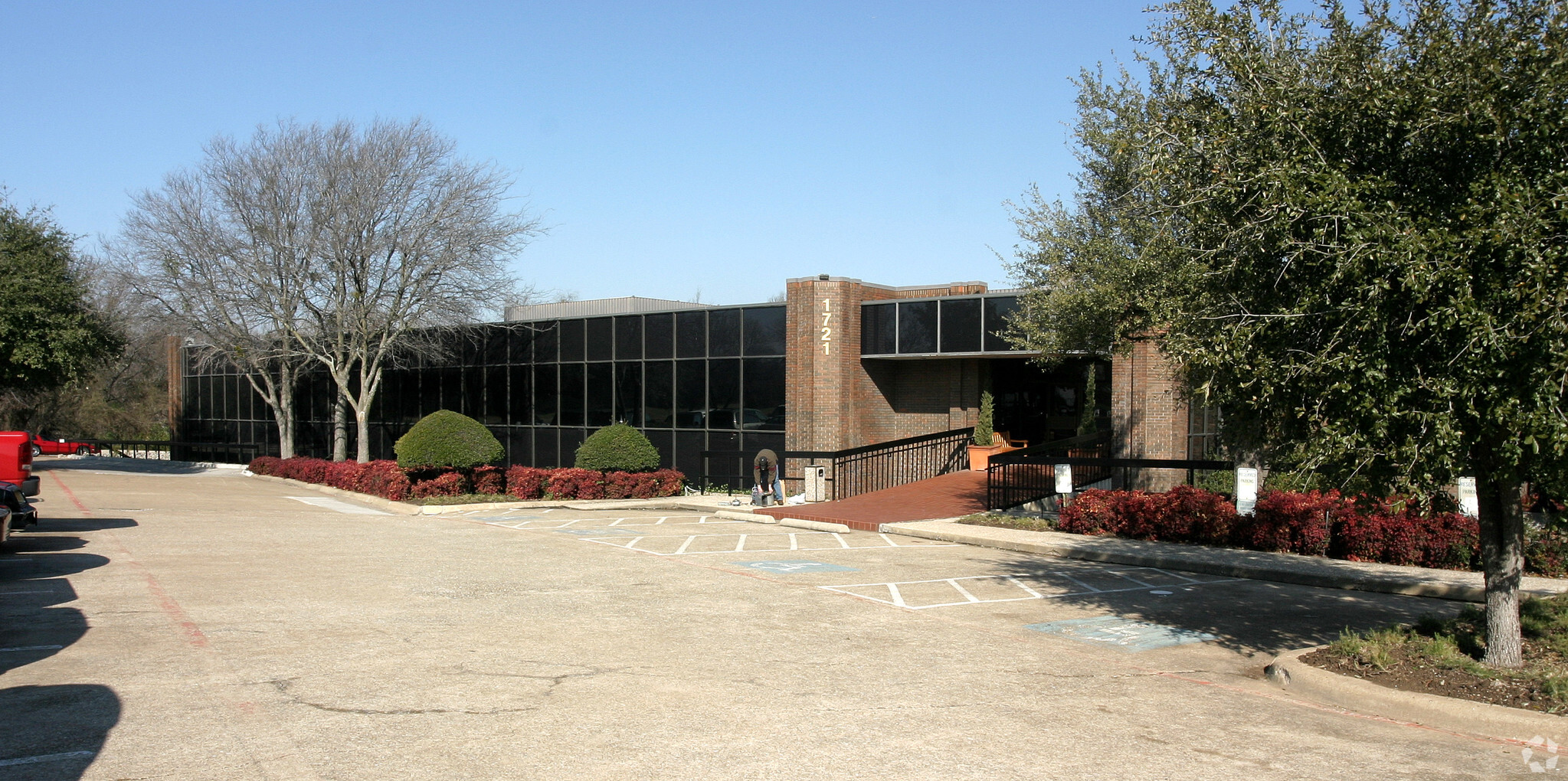 1721 W Plano Pky, Plano, TX for Rent