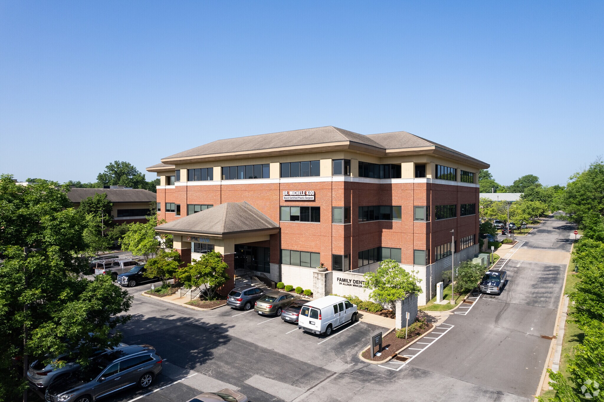 333 S Kirkwood Rd, Kirkwood, MO for Rent