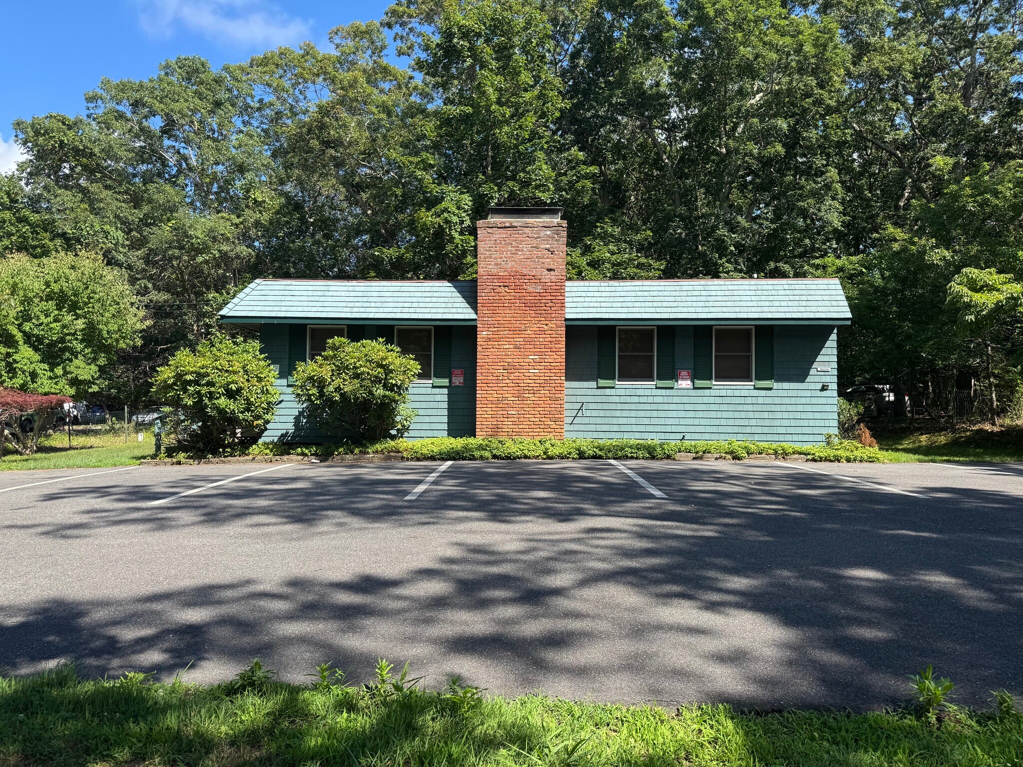 512 Three Mile Harbor HC Rd, East Hampton, NY for Rent