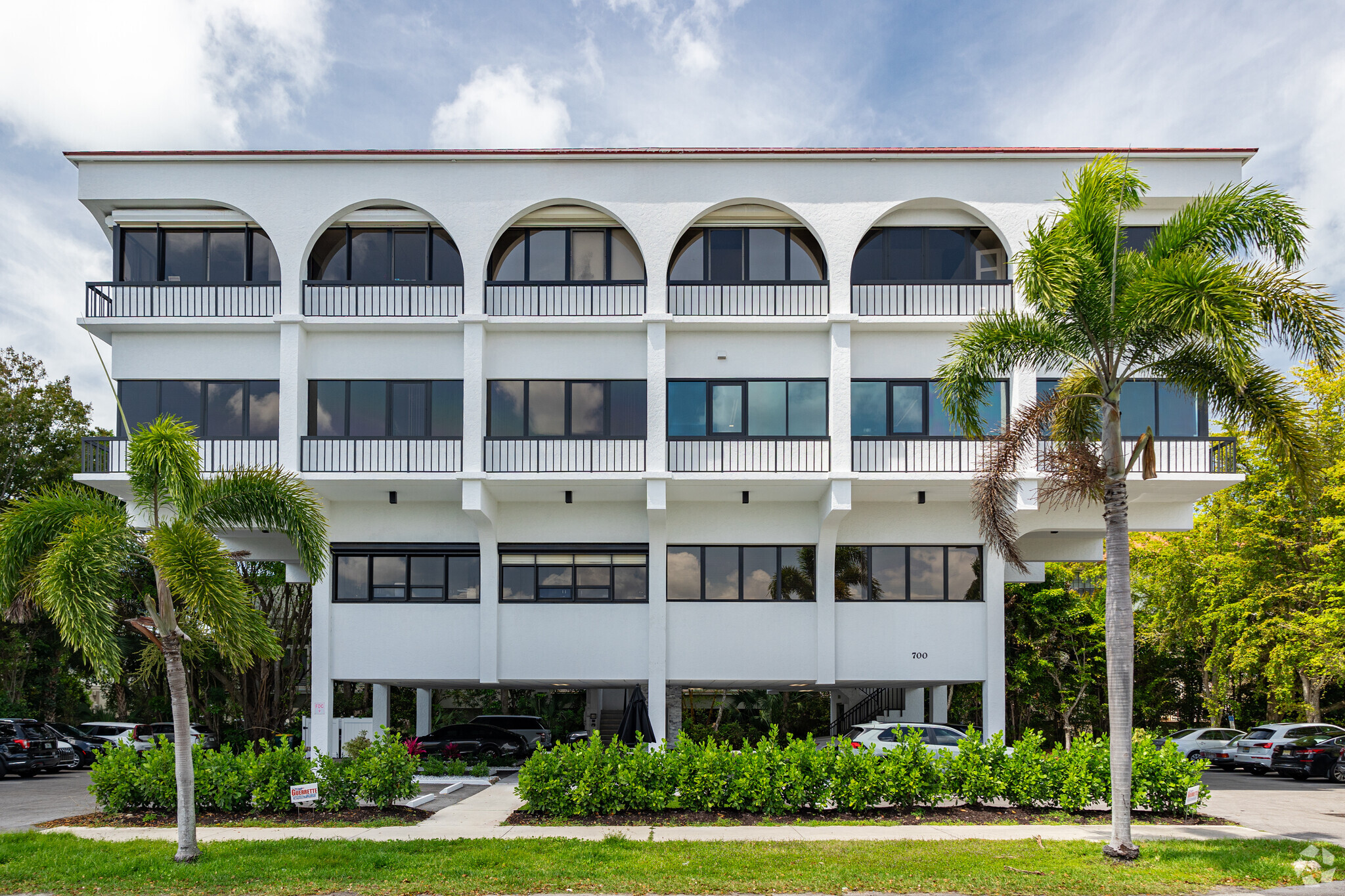 700 11th St S, Naples, FL for Sale