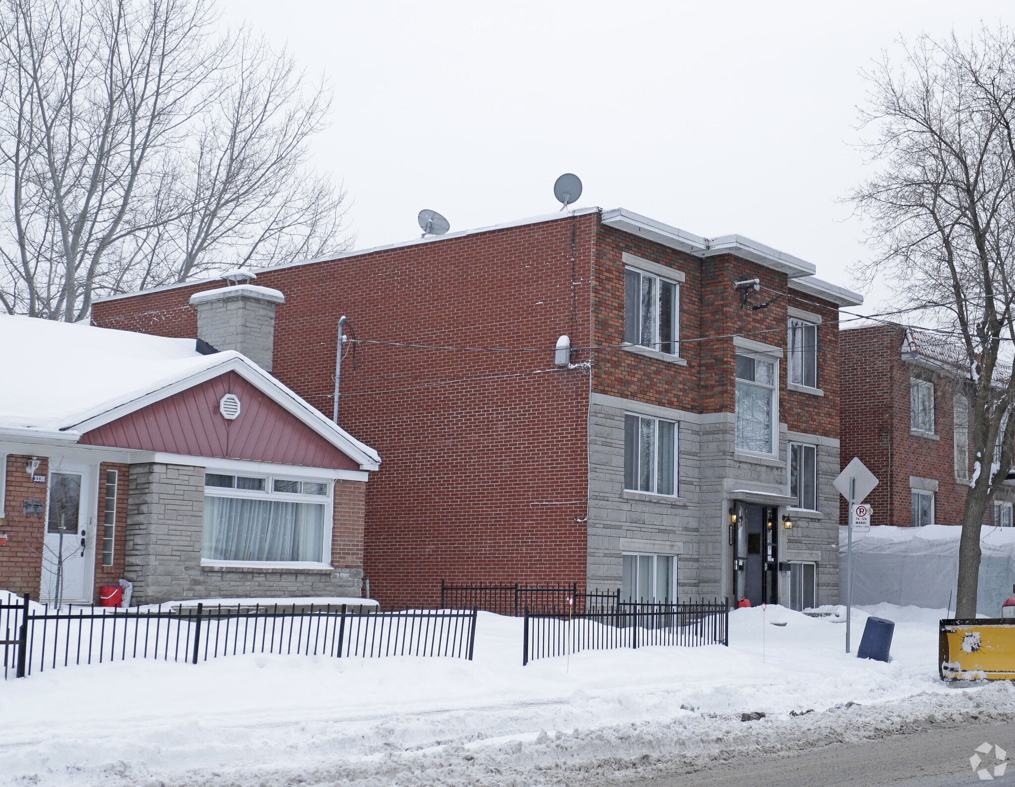 3320 Rue Prieur E, Montréal, QC for Sale