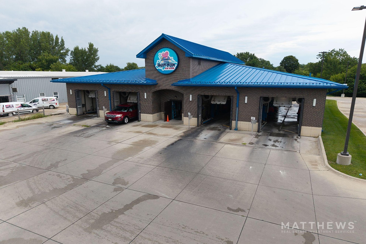 5414 University Ave, Cedar Falls, IA for Sale