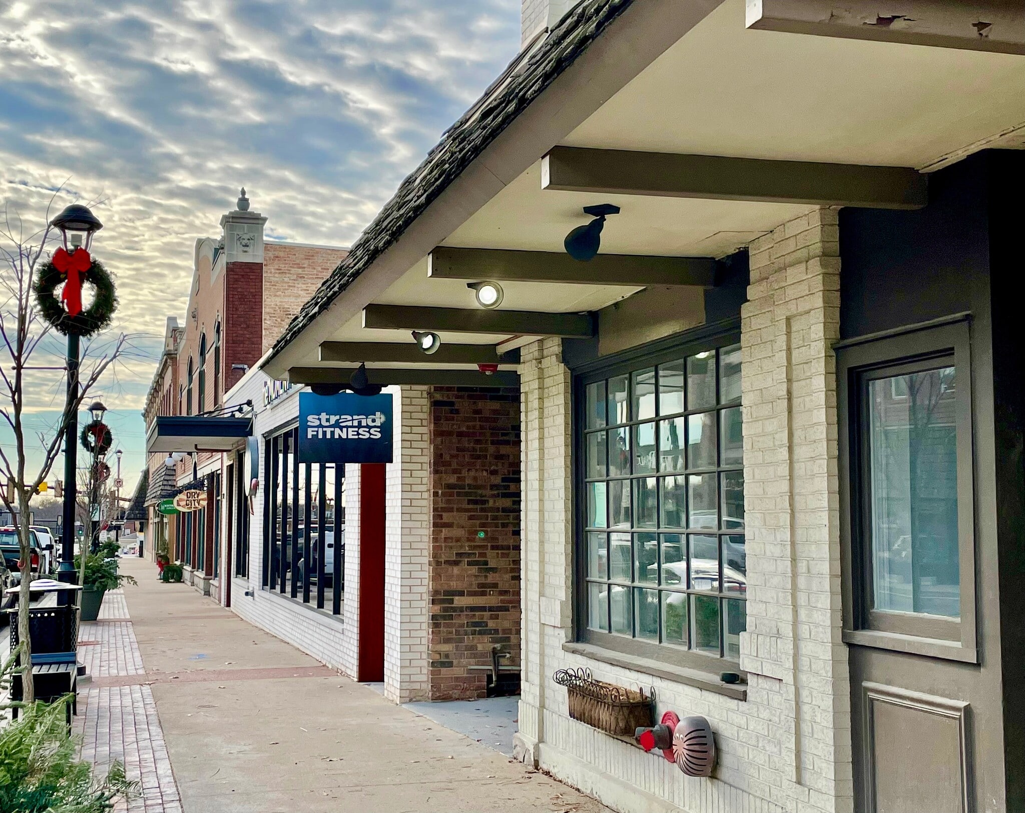 124 N Main St, Wheaton, IL for Rent