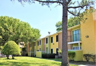 Houston, TX Apartments - 12803 Northborough Dr