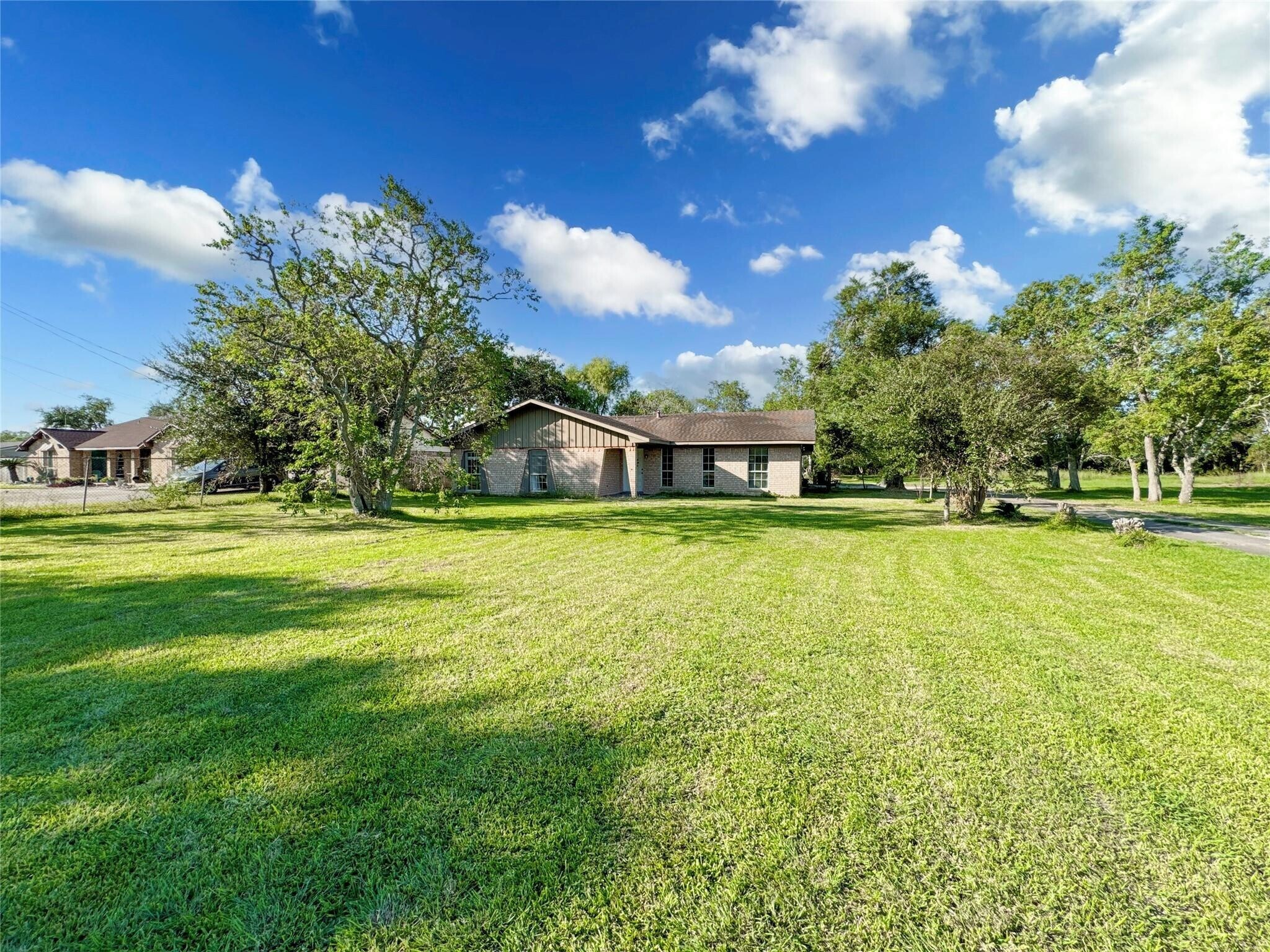 10922 FM 1764 Rd, Santa Fe, TX for Sale