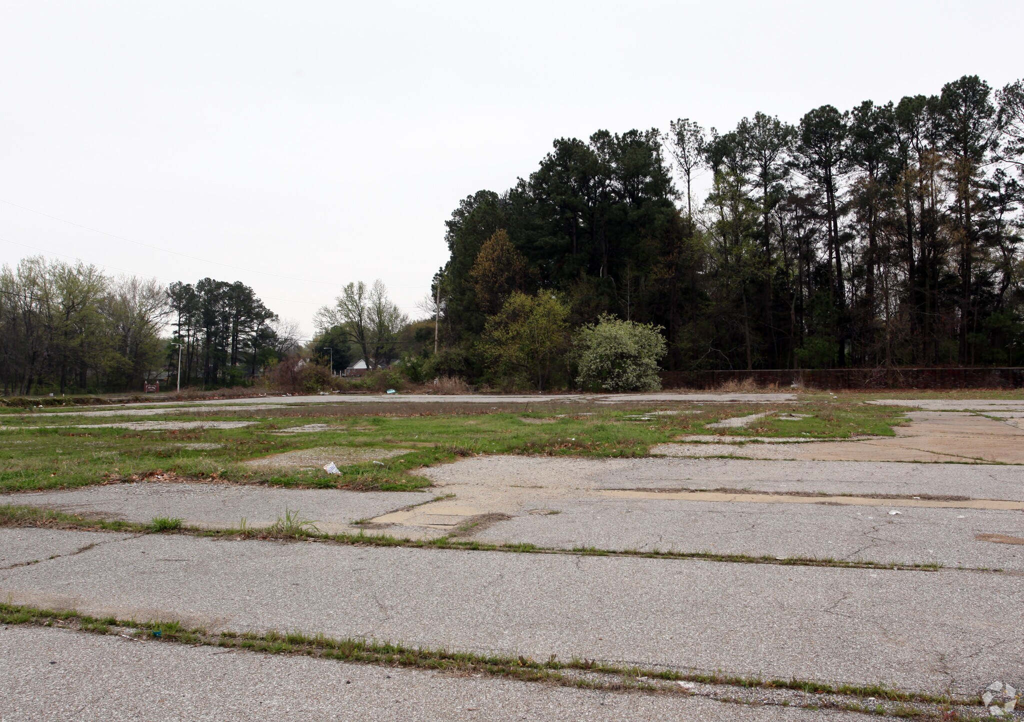 1973 E Shelby Dr Memphis, TN 38116 Land Property for Lease on
