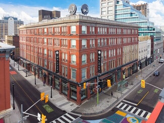 Kitchener, ON Retail - 1 King St W Kitchener, ON Retail - 1 King St W