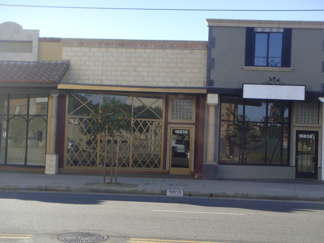 16830-16848 Saticoy St, Van Nuys, CA for Rent