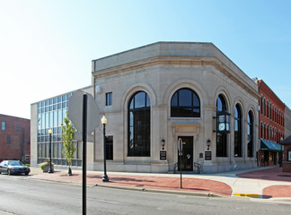 Monroe, MI Bank - 102 E Front St