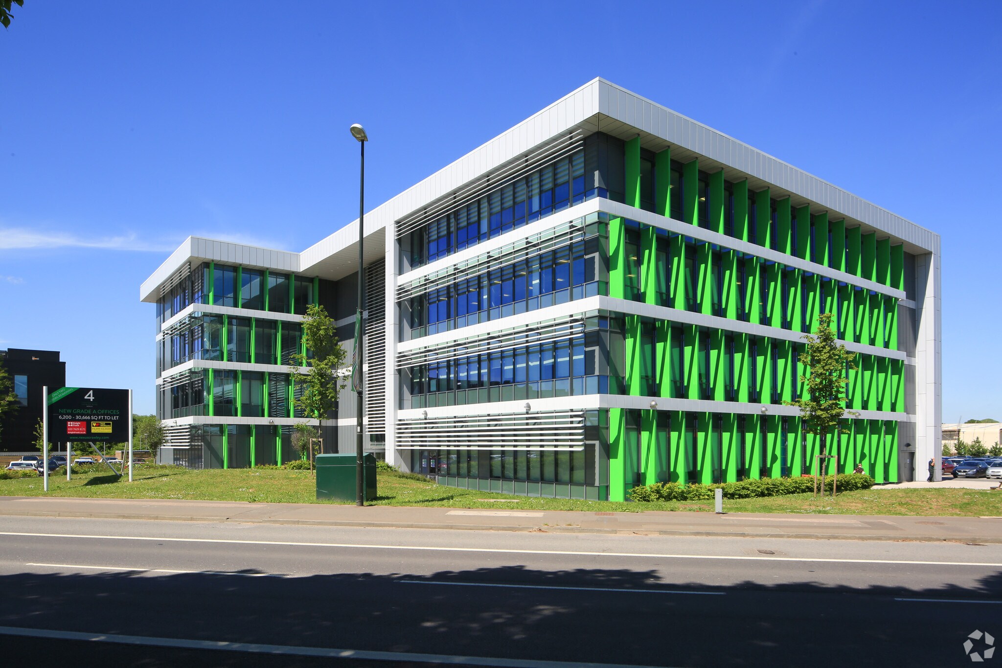 4 Gatwick Rd, Crawley, WSX for Rent