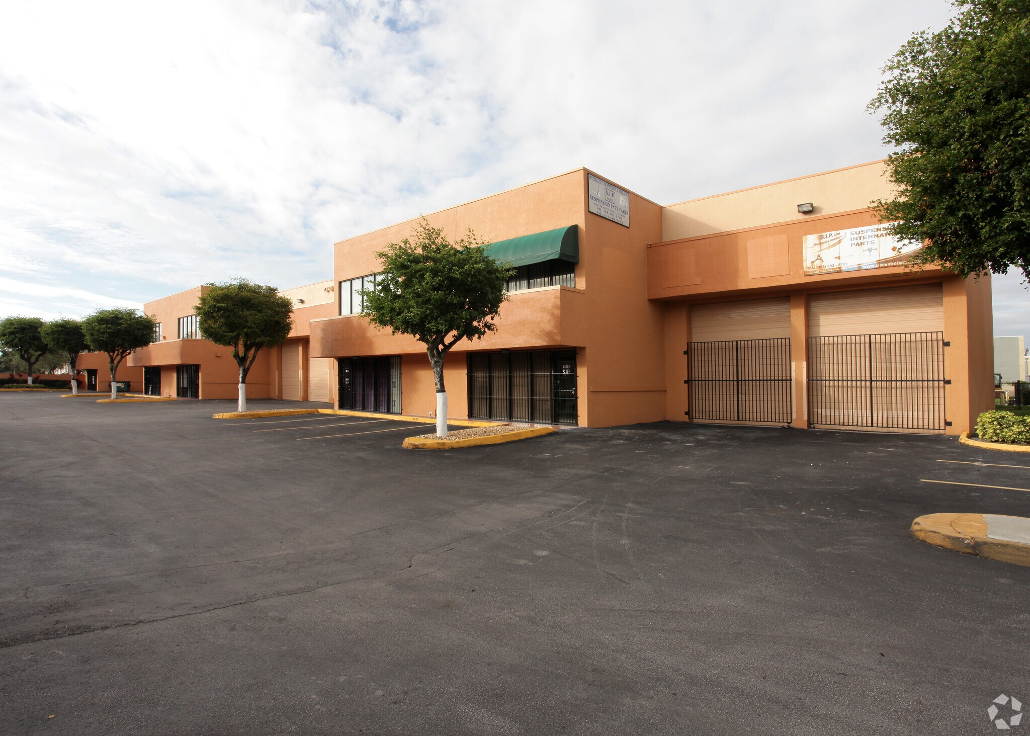 8280-8288 NW 66th St, Miami, FL for Rent