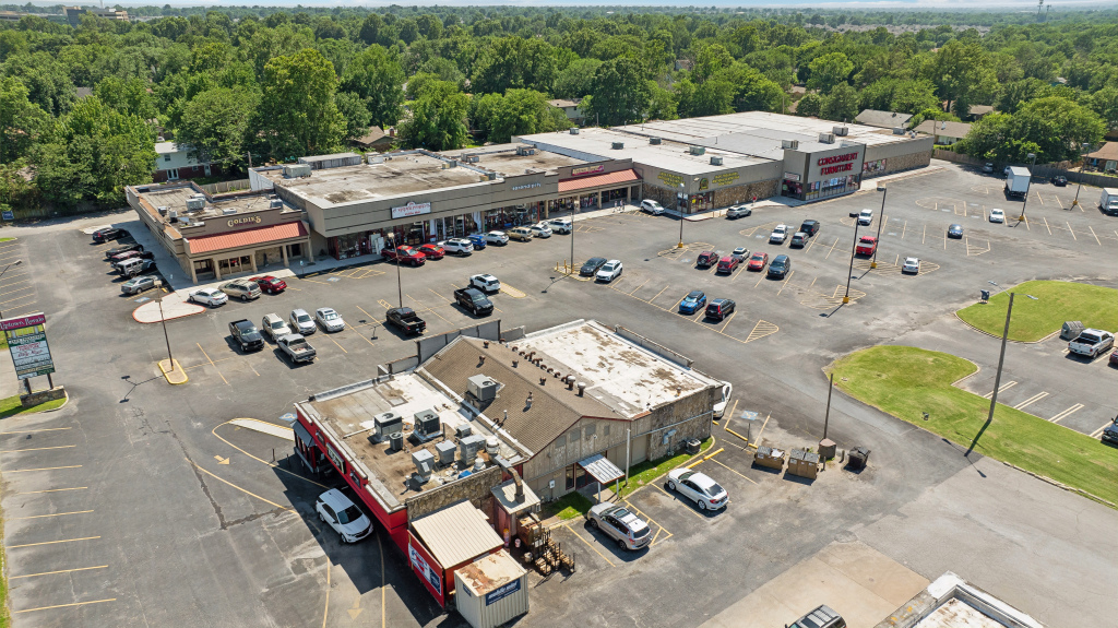 701-725 W Washington St, Broken Arrow, OK for Sale