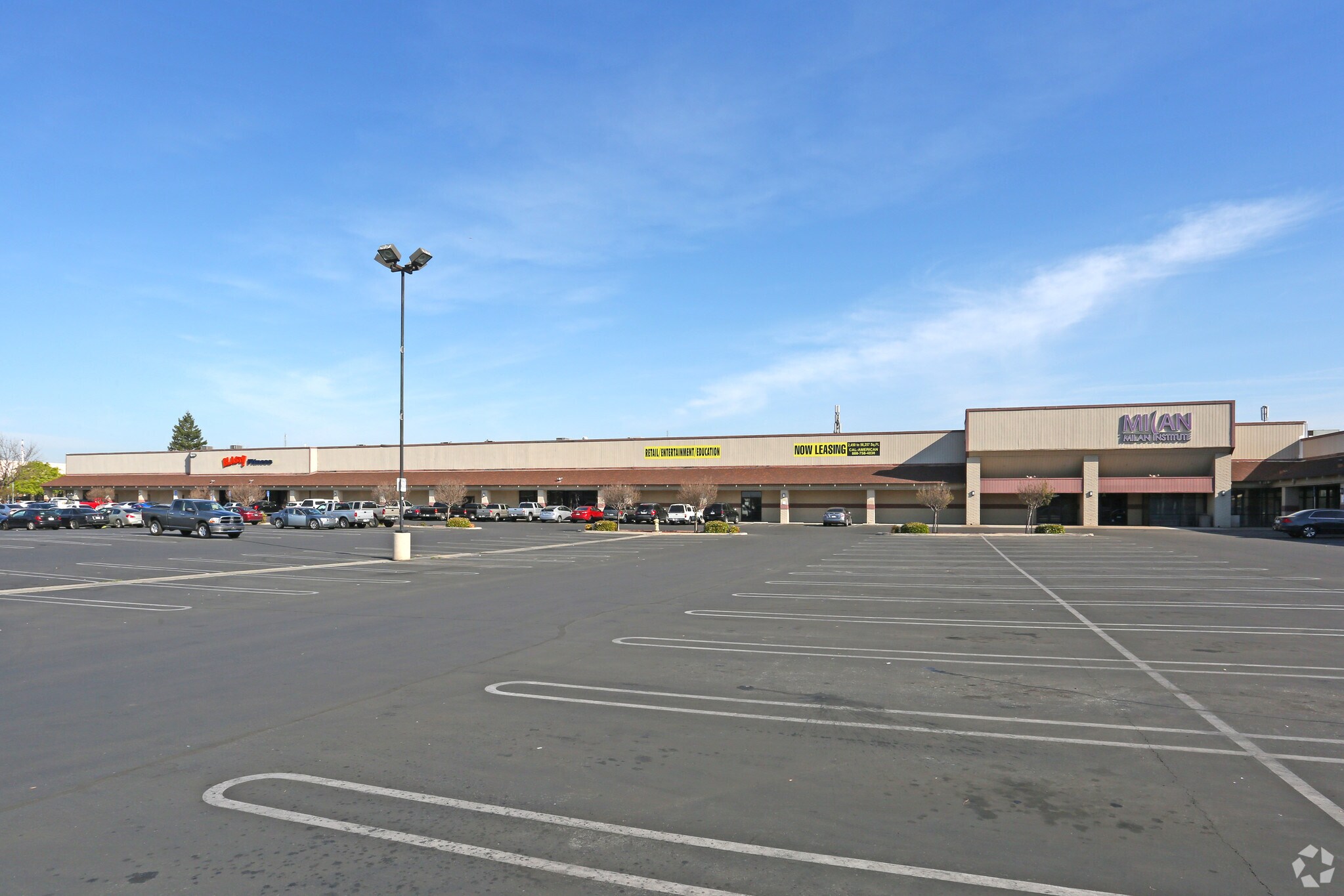 701781 W Shaw Ave Clovis, CA 93612 Shopping Center Property for Lease on