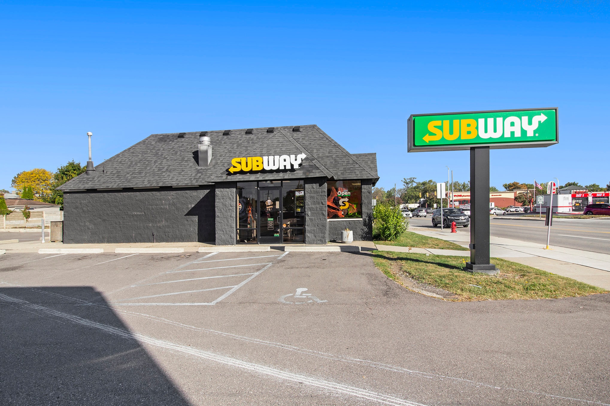 4703 N Crooks Rd, Royal Oak, MI for Sale