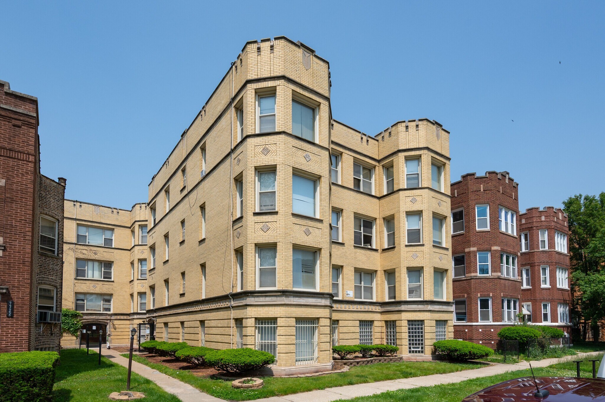7716-7718 S East End Ave, Chicago, IL for Sale