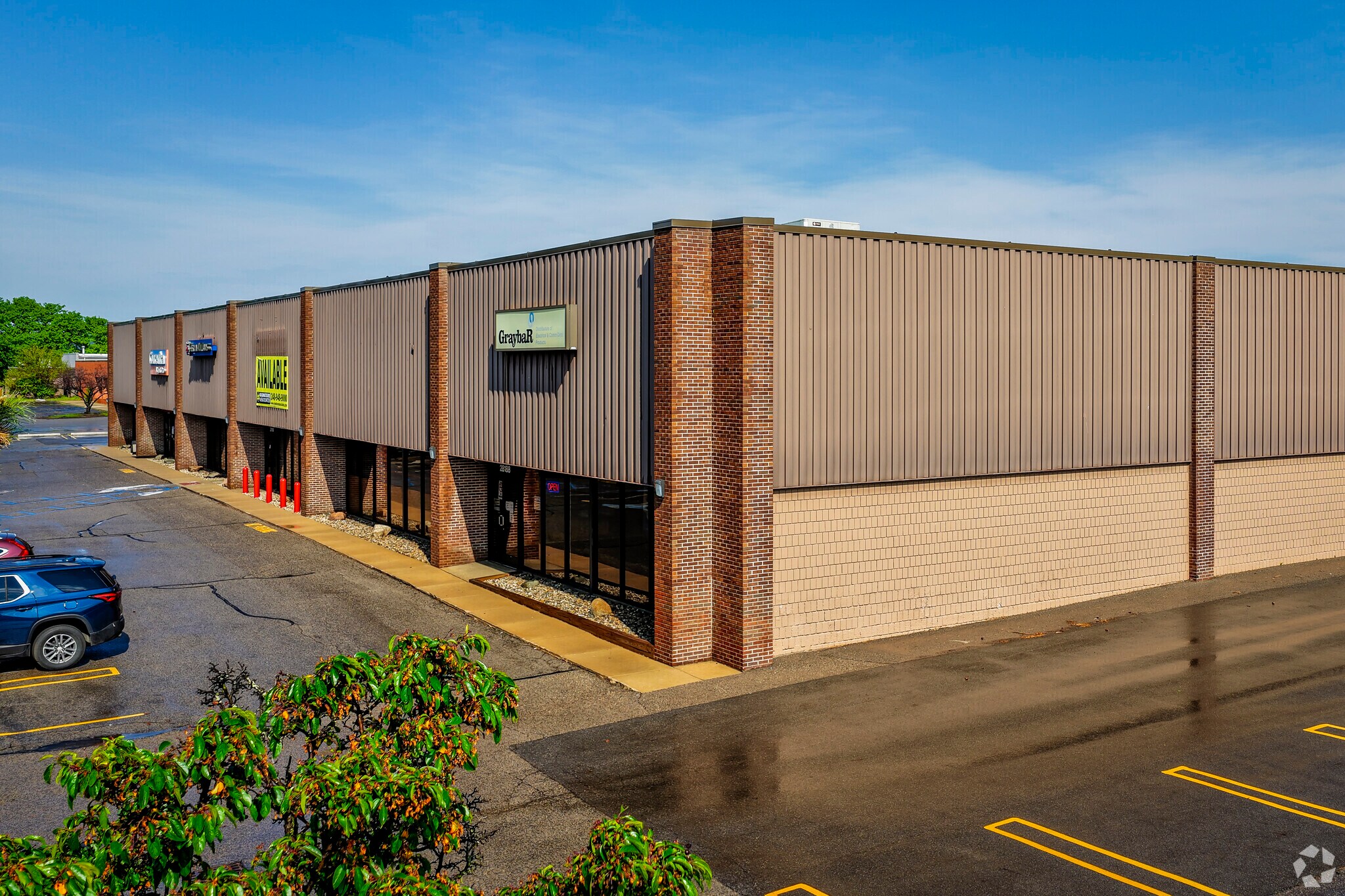28188 Schoolcraft Rd, Livonia, MI for Rent
