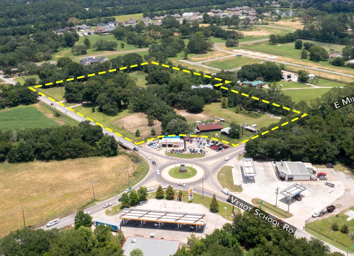 2215 E Milton Ave, Youngsville, LA for Sale