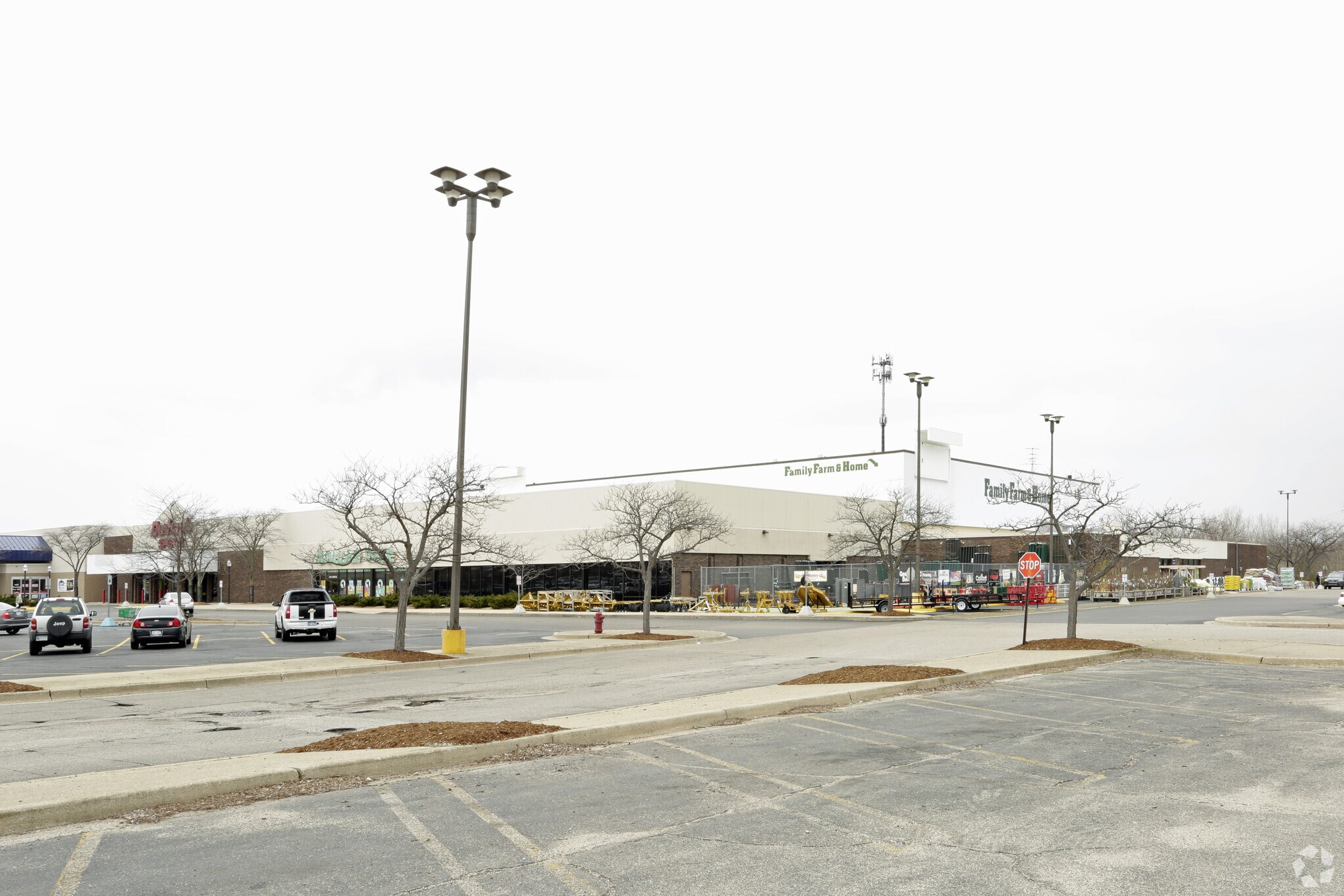 4311-4325 Plainfield Ave NE, Grand Rapids, MI for Rent