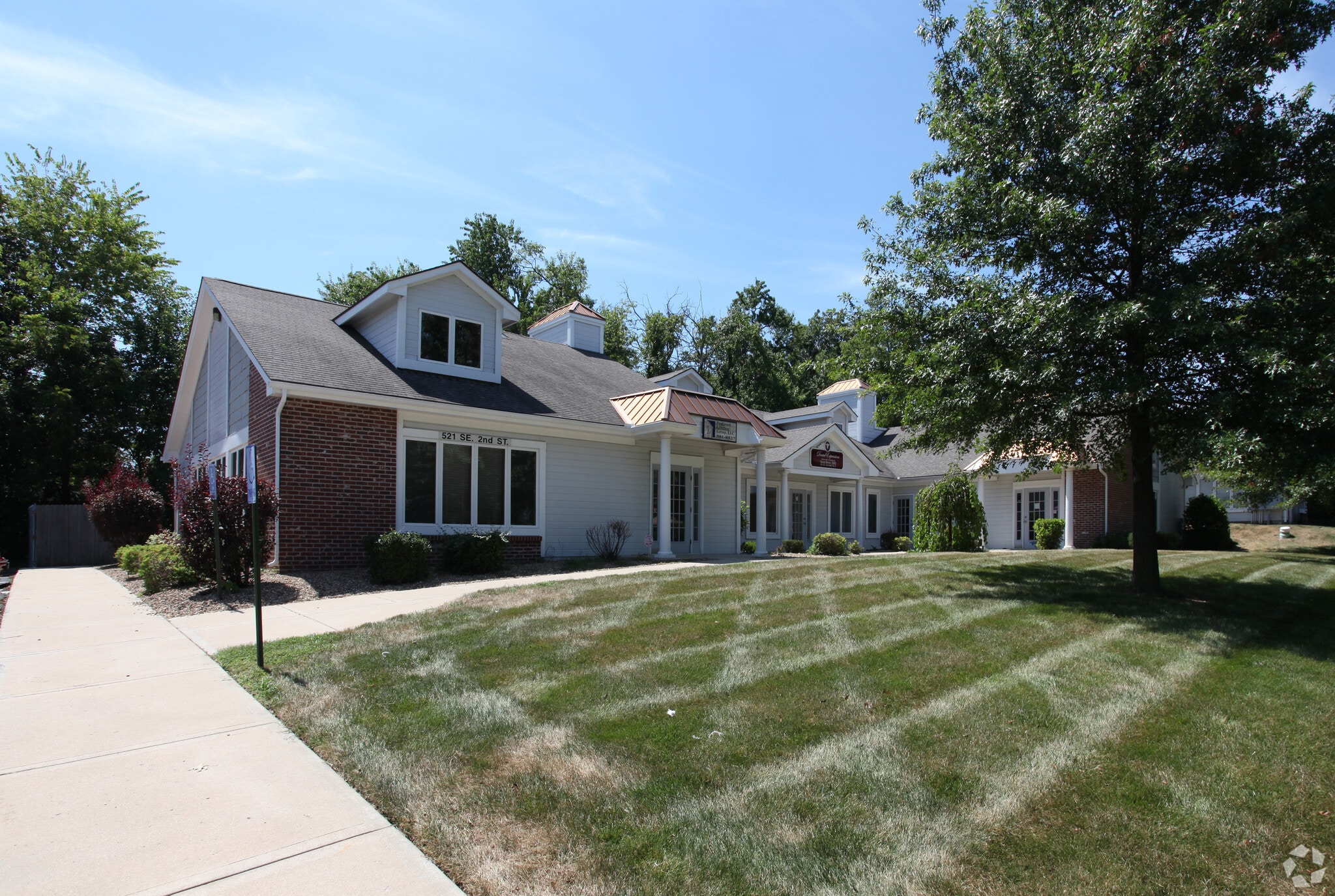 521 SE 2nd St, Lee's Summit, MO for Rent