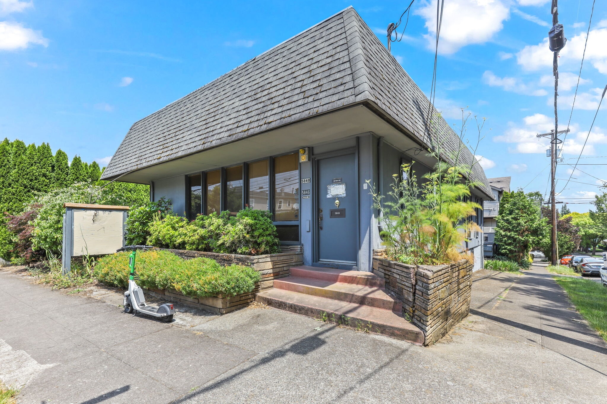5848 SE Milwaukie Ave, Portland, OR for Sale
