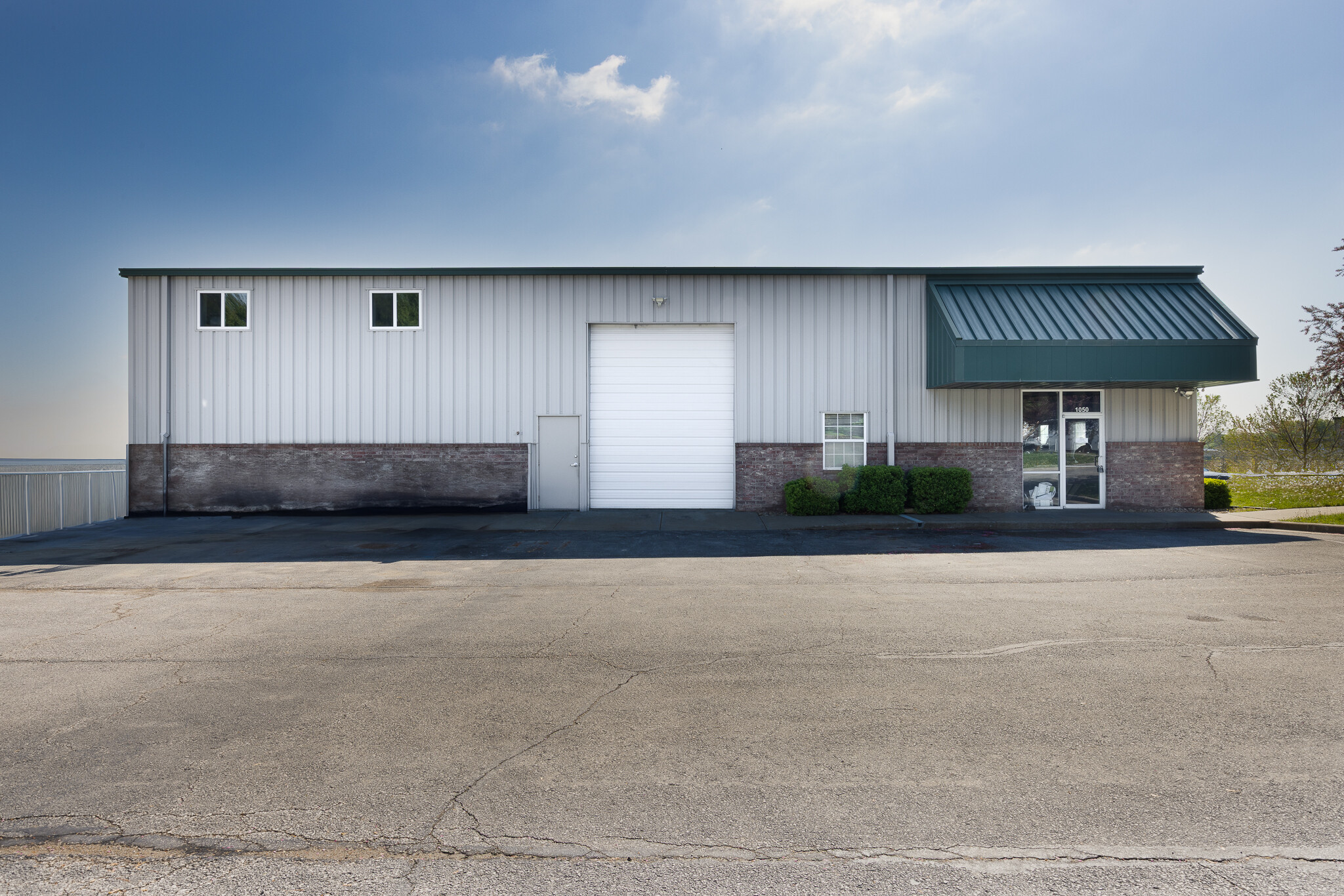 1050 W Innovation Dr, Kearney, MO for Sale