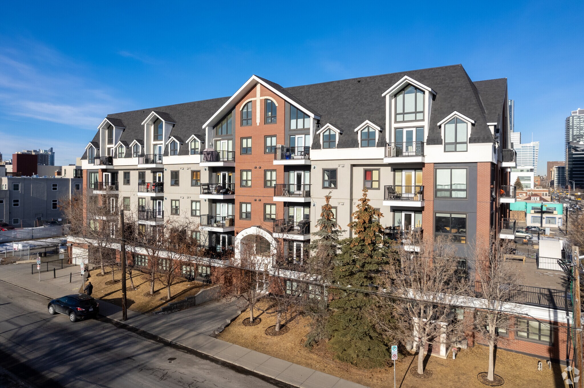 138 18th Ave SE, Calgary, AB for Sale